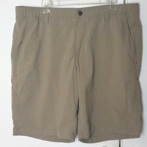 UNDER ARMOUR Men's Short Size 40